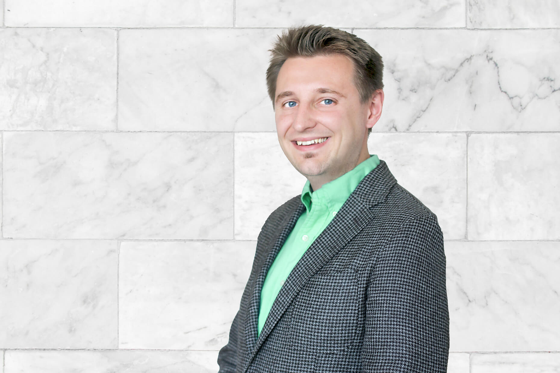 Broker online LYNX jest tutaj, abyś odniósł sukces na giełdzie Zdjęcia kierownika czeskiego oddziału LYNX Jonáš Mlýnek
